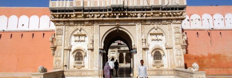करनी माता मंदिर – राजस्थान का चूहा मंदिर